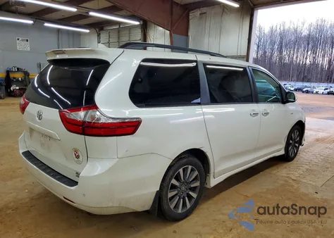 2019 Toyota Sienna Xle z USA, uszkodzony, nr VIN 5TDDZ3DC5KS222031